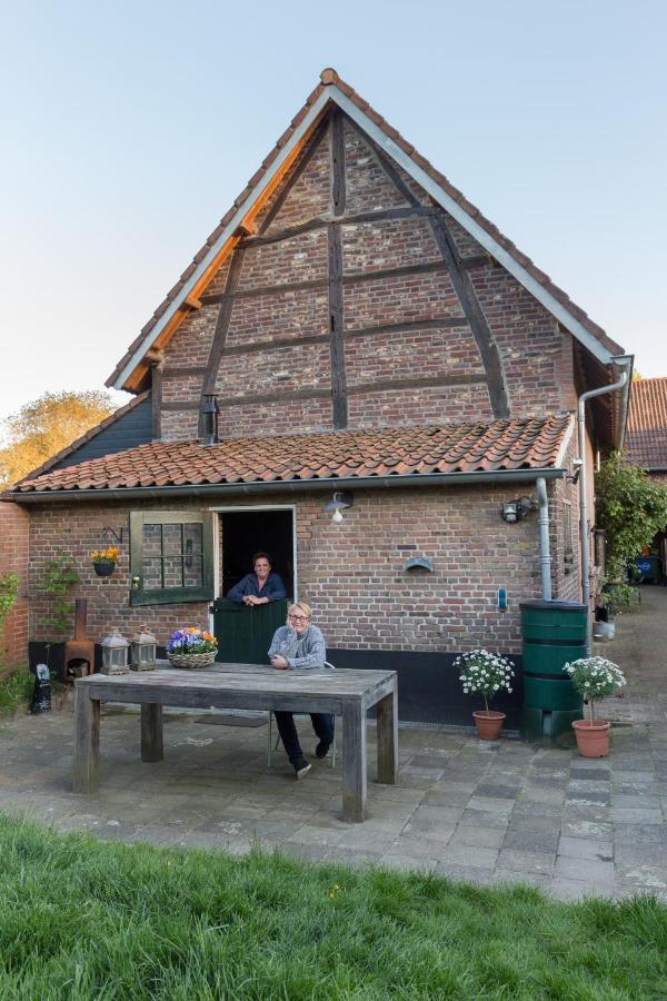 Aan De Holle Weg. Zeer Landelijk Gelegen Verbouwde Stal Tot Woning Nuth Exterior foto